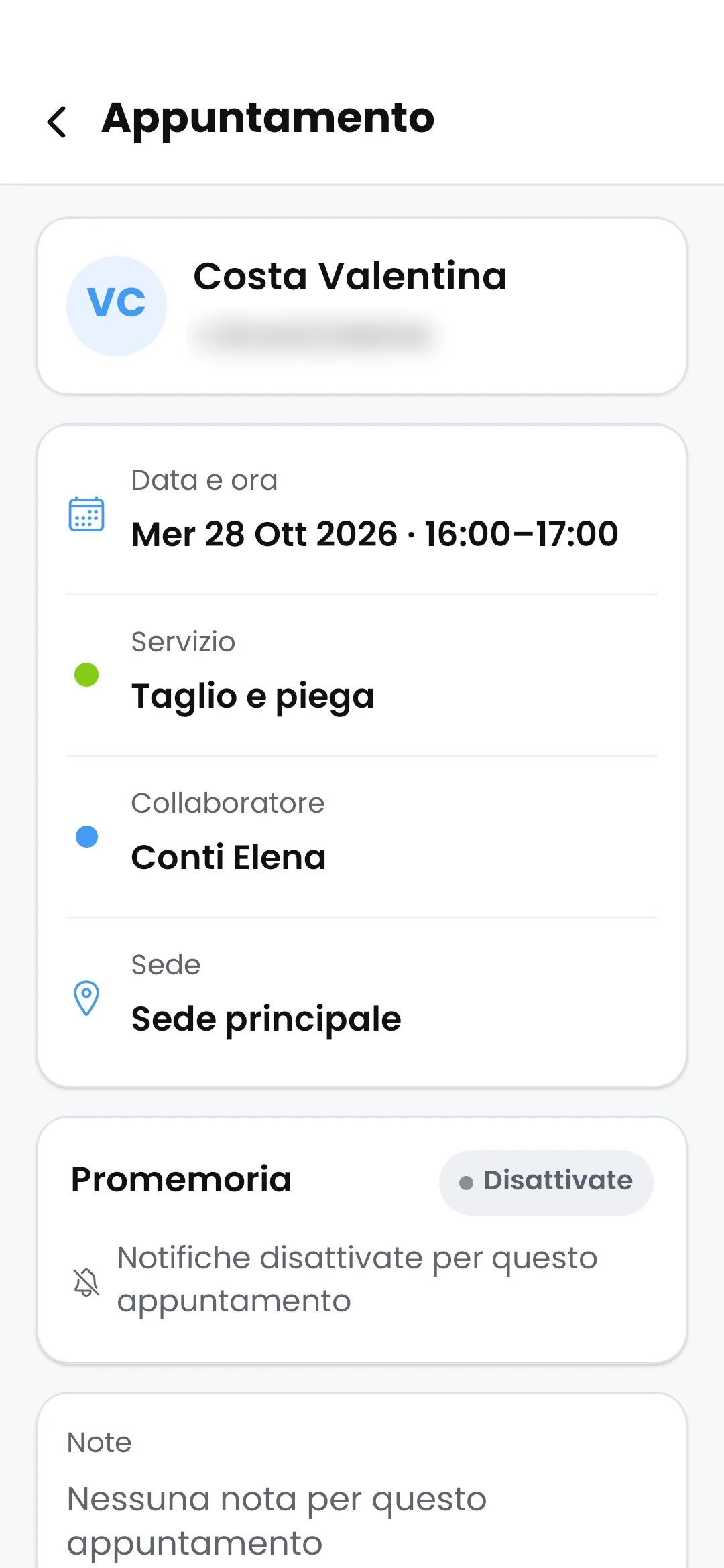 Scheda di un appuntamento nell'app: cliente, servizio, collaboratore, note e stato dei promemoria